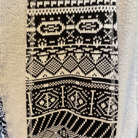 Lilka by Anthropologie Boho Geometric Swing Sweater Top - Picture 8 of 10